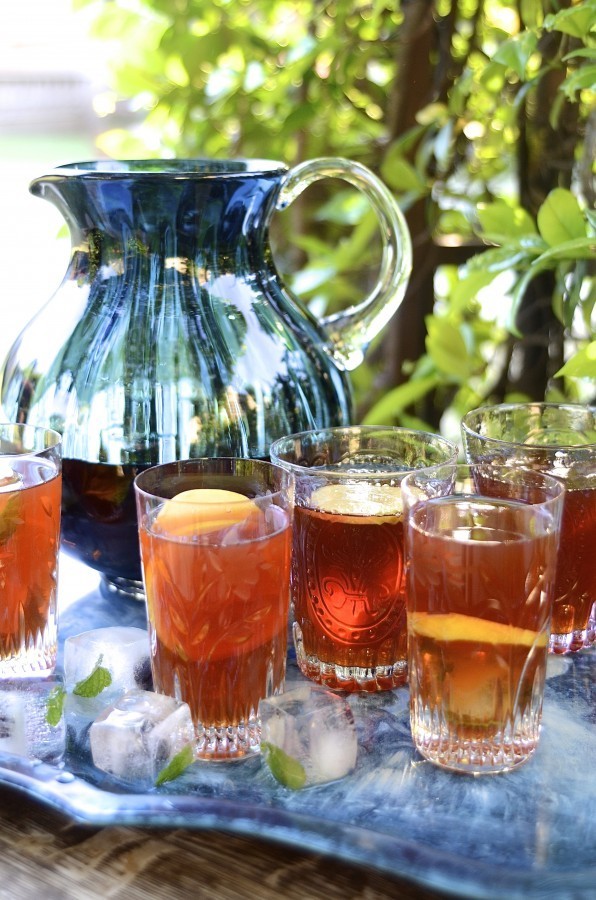 Cranberry and cinnamon rooibos iced tea