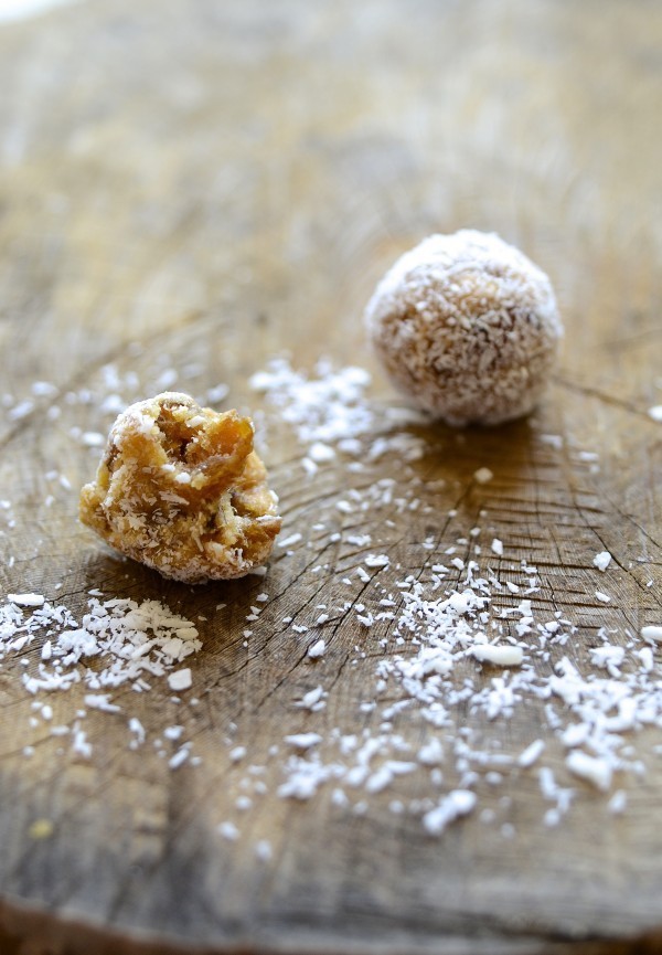 Cape Malay coconut almond date balls South African foods