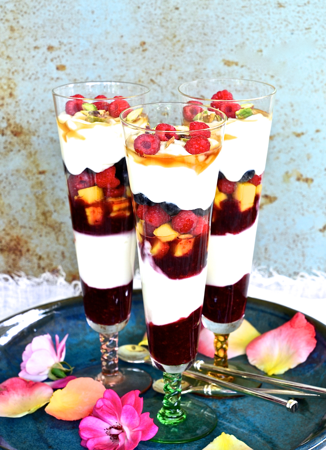 Berry Breakfast Parfaits