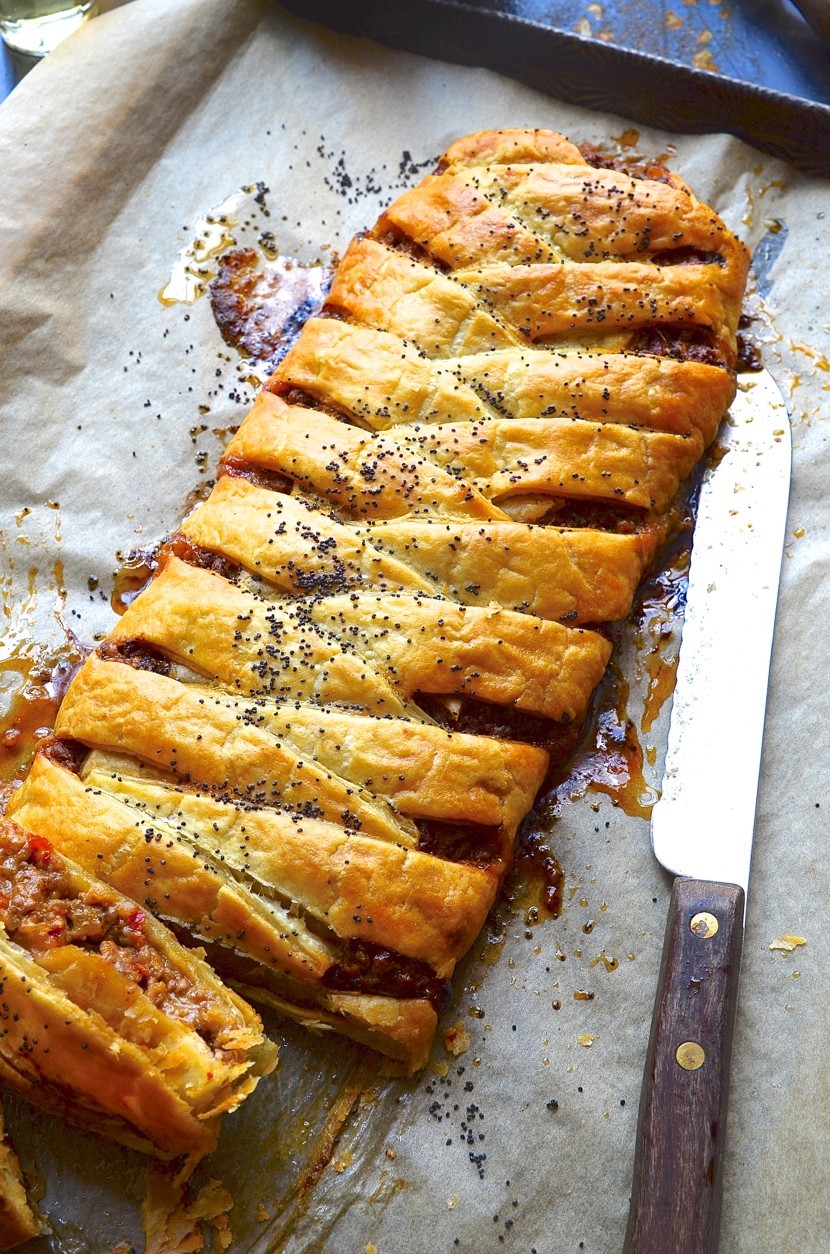 Spicy Mexican meat plait