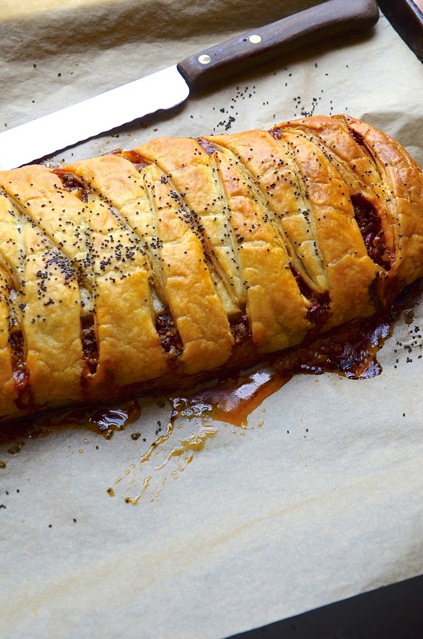 Spicy Mexican meat plait