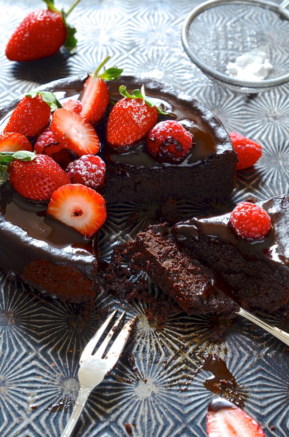 Flourless chocolate cake