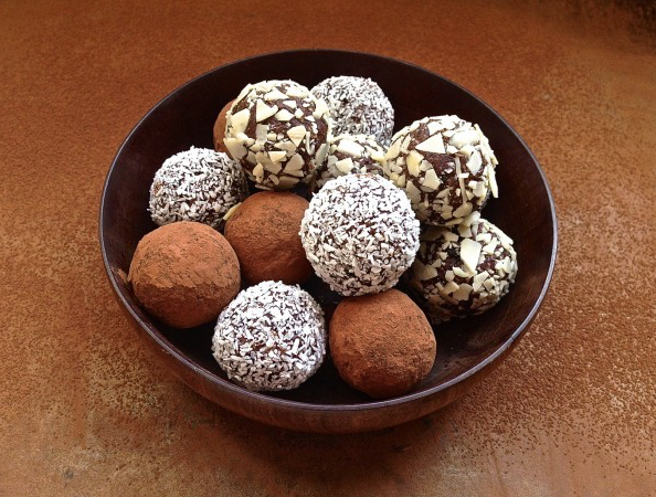 Chocolate date truffles