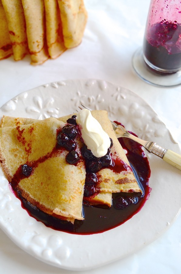 Brown butter pancakes with blueberry compote