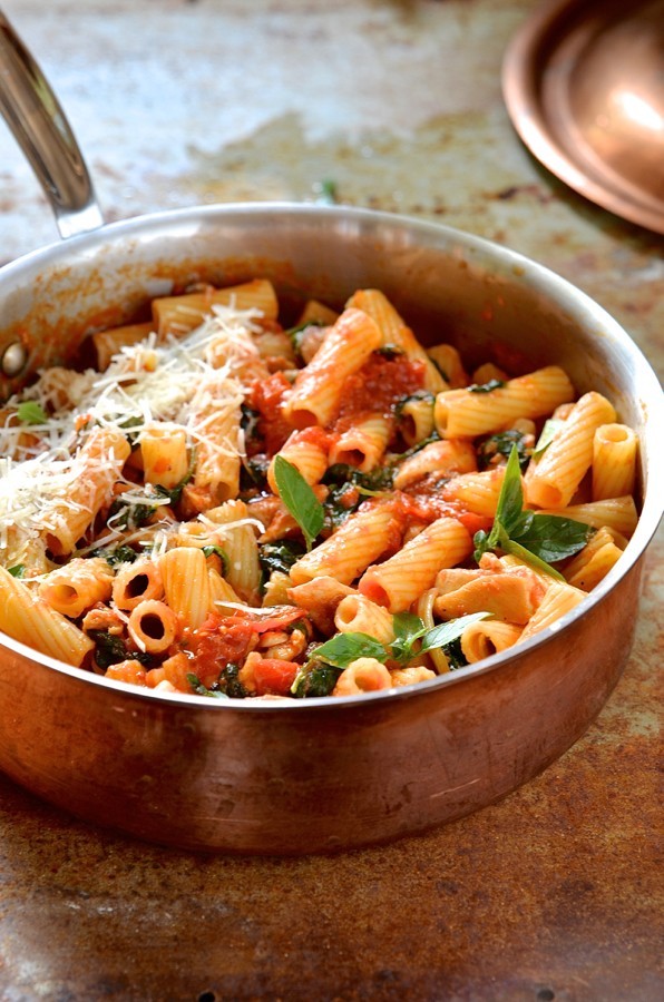 20-minute chicken and spinach pasta | Easy pasta recipes