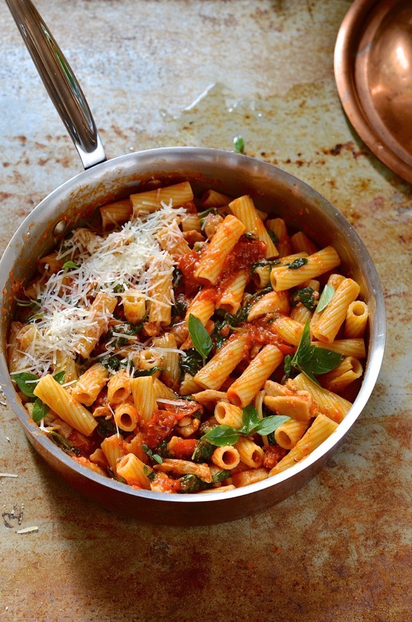20-minute chicken and spinach pasta | Easy pasta recipes