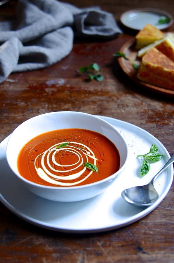 A simple sundried tomato soupbasil pesto toasties