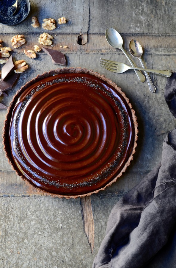 No-bake caramel walnut chocolate tart