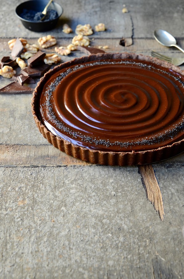 No-bake caramel walnut chocolate tart