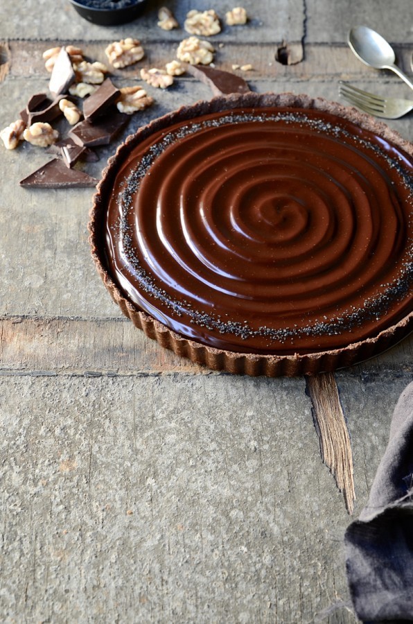 No-bake caramel walnut chocolate tart