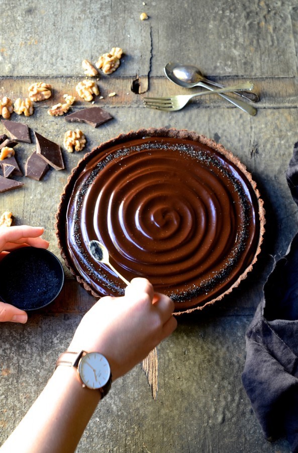 No-bake caramel walnut chocolate tart