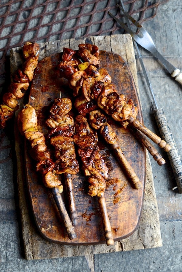 Lemon and herb chicken kebabs with sundried tomatoes