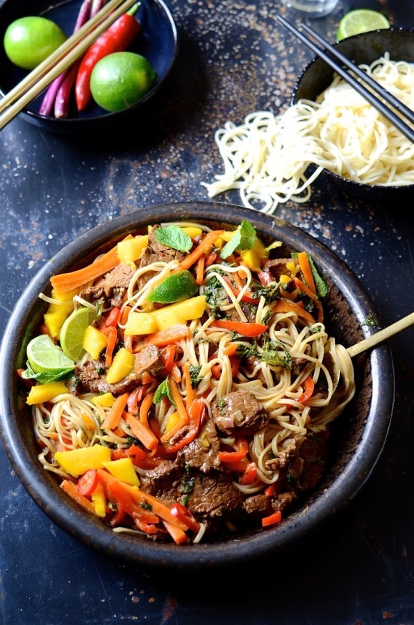 Spicy beef stir fry with sweet peppers and mango | Bibbyskitchen recipes