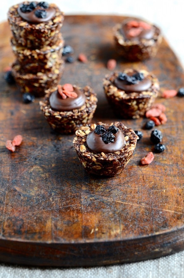 no bake oat and chocolate cookie cups