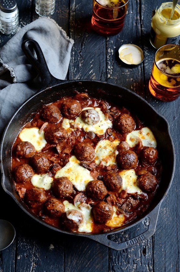 Barbecue meatballs with bacon gravy