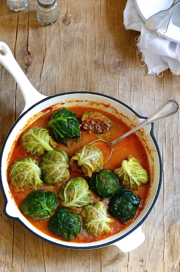 Stuffed cabbage with freekeh meatballs