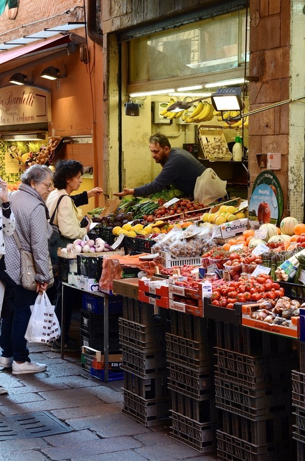 My Top 7 Kitchenware Stores in Bologna - Tina's Table