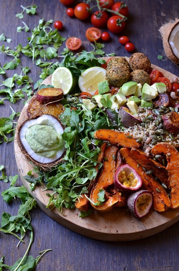 Buddha bowl harvest board