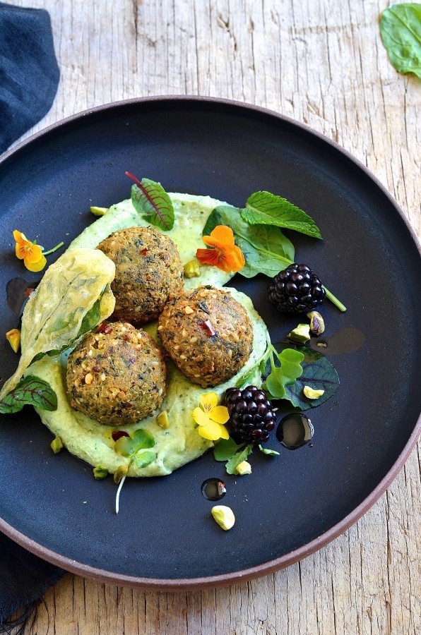 Quinoa and spinach falafel with avocado cream