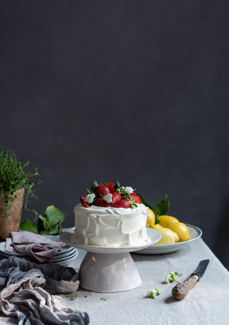 Lemon curd cream cake