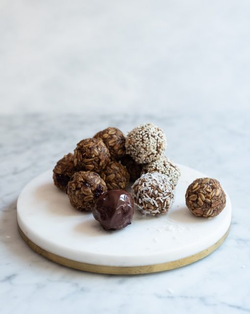 Almond butter and oat snack balls