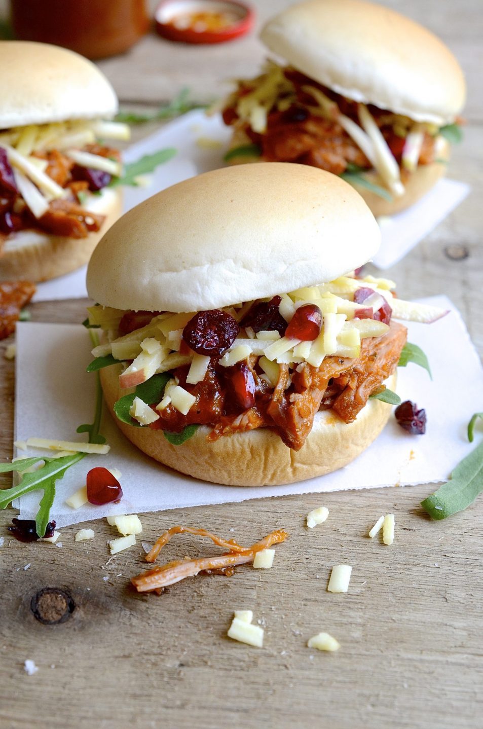 Barbecued pulled gammon buns