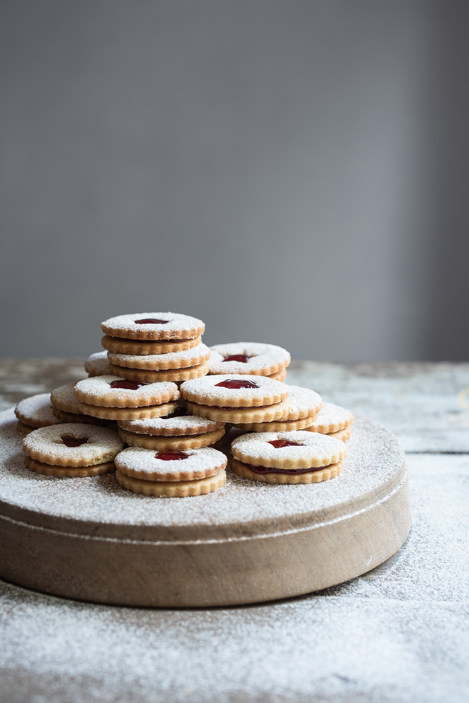 Vanilla spice linzer cookies