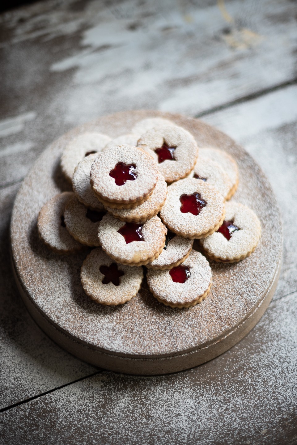 Vanilla spice linzer cookies