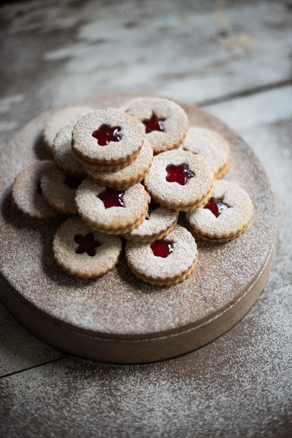 Vanilla spice linzer cookies