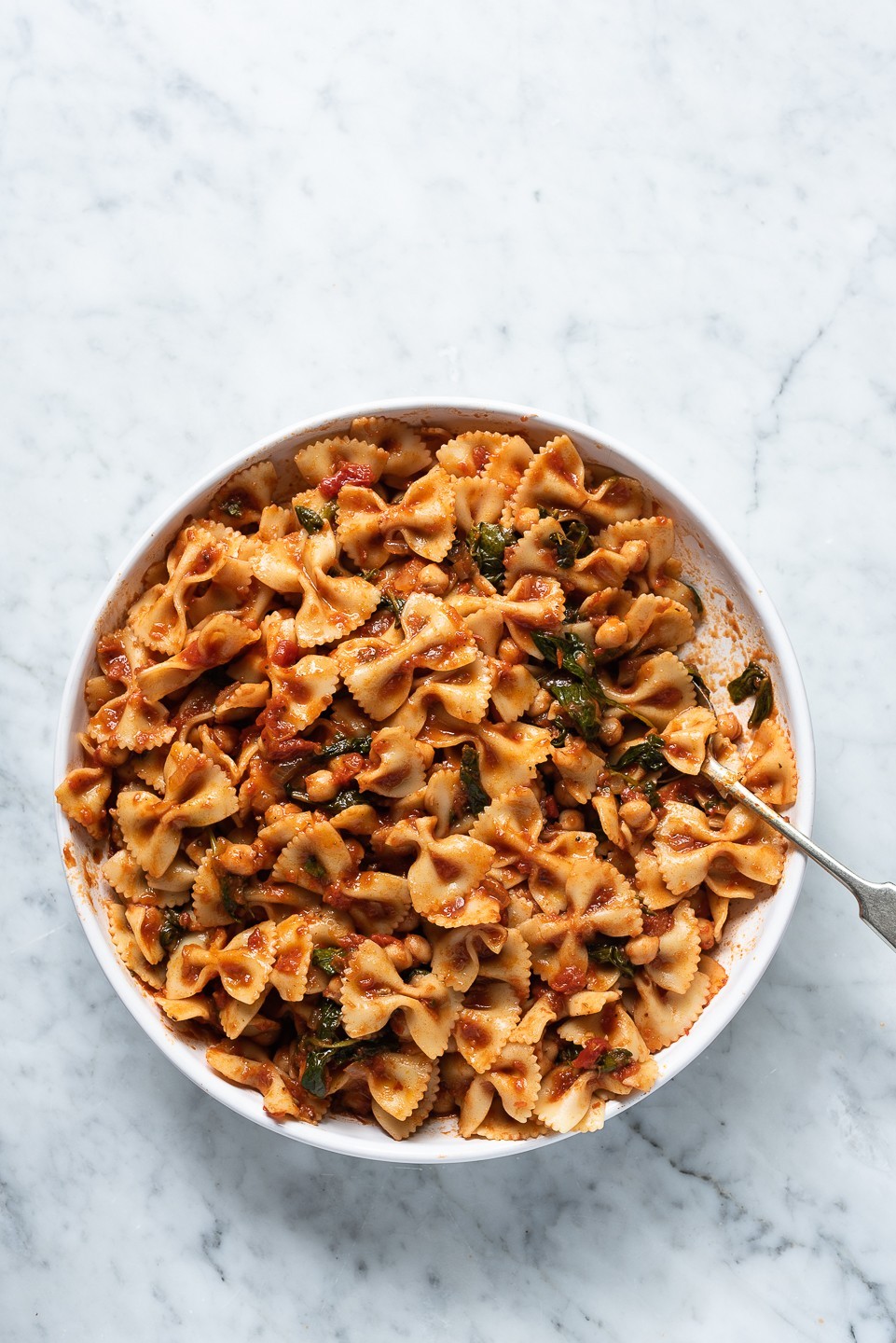 Bowtie spinach and chickpea pasta
