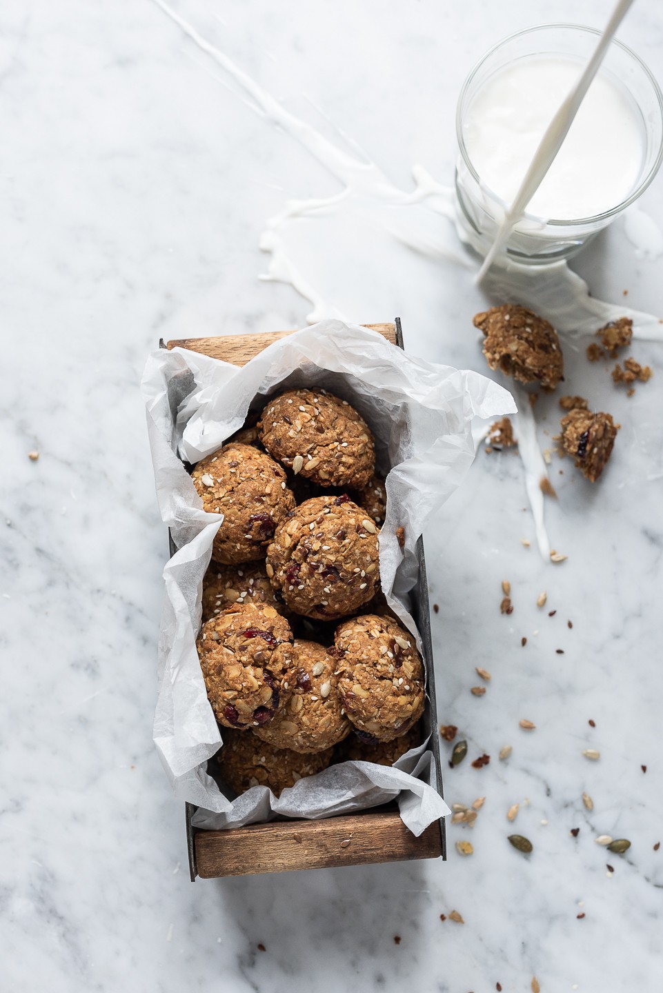 Tahini breakfast cookies