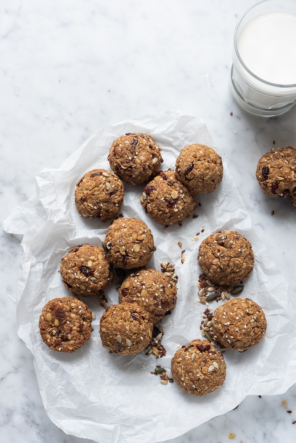 Tahini breakfast cookies