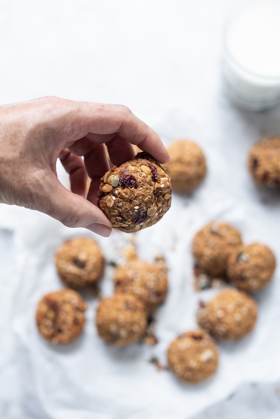 Tahini breakfast cookies