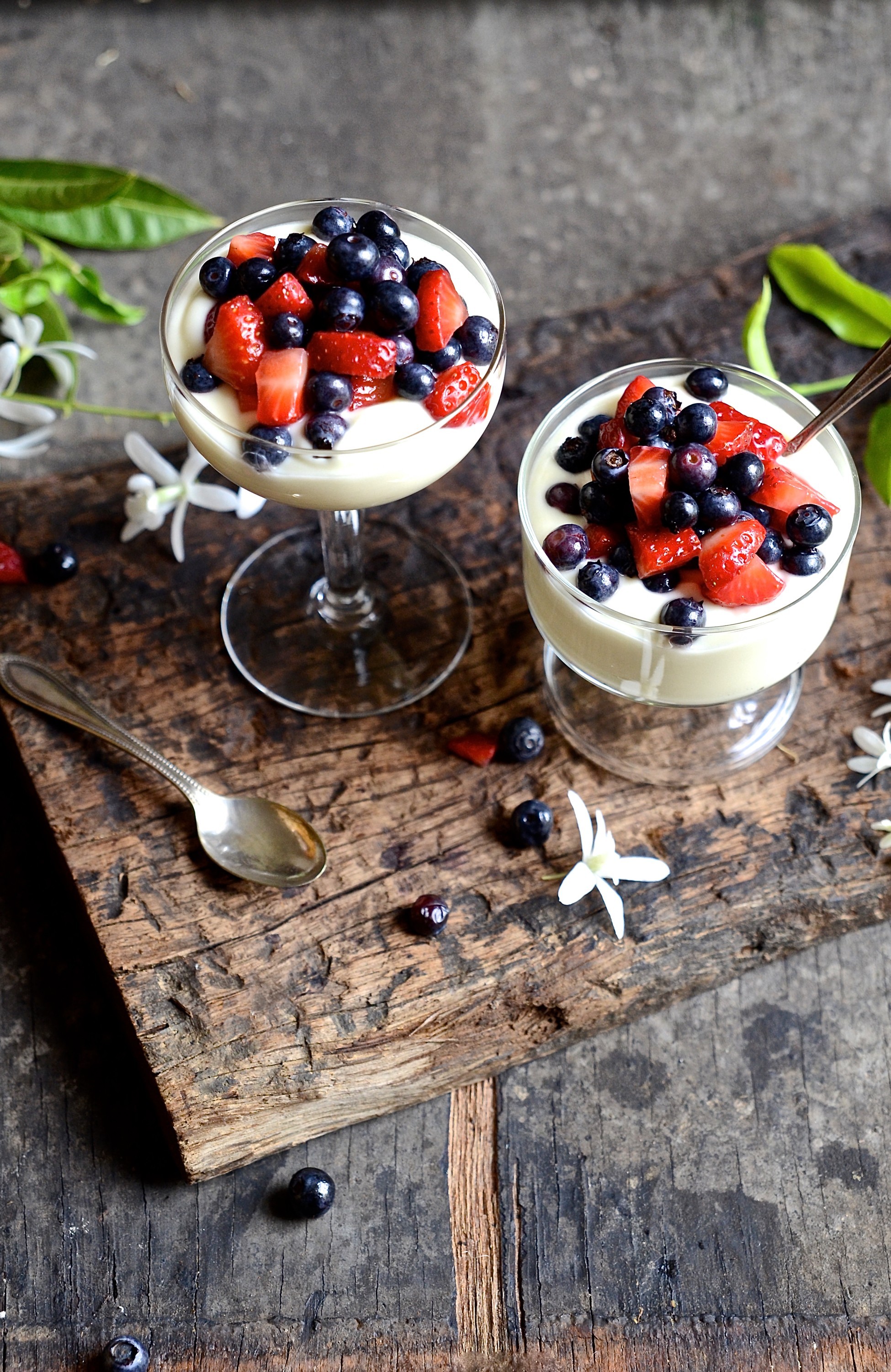 Lemon curd yoghurt creams