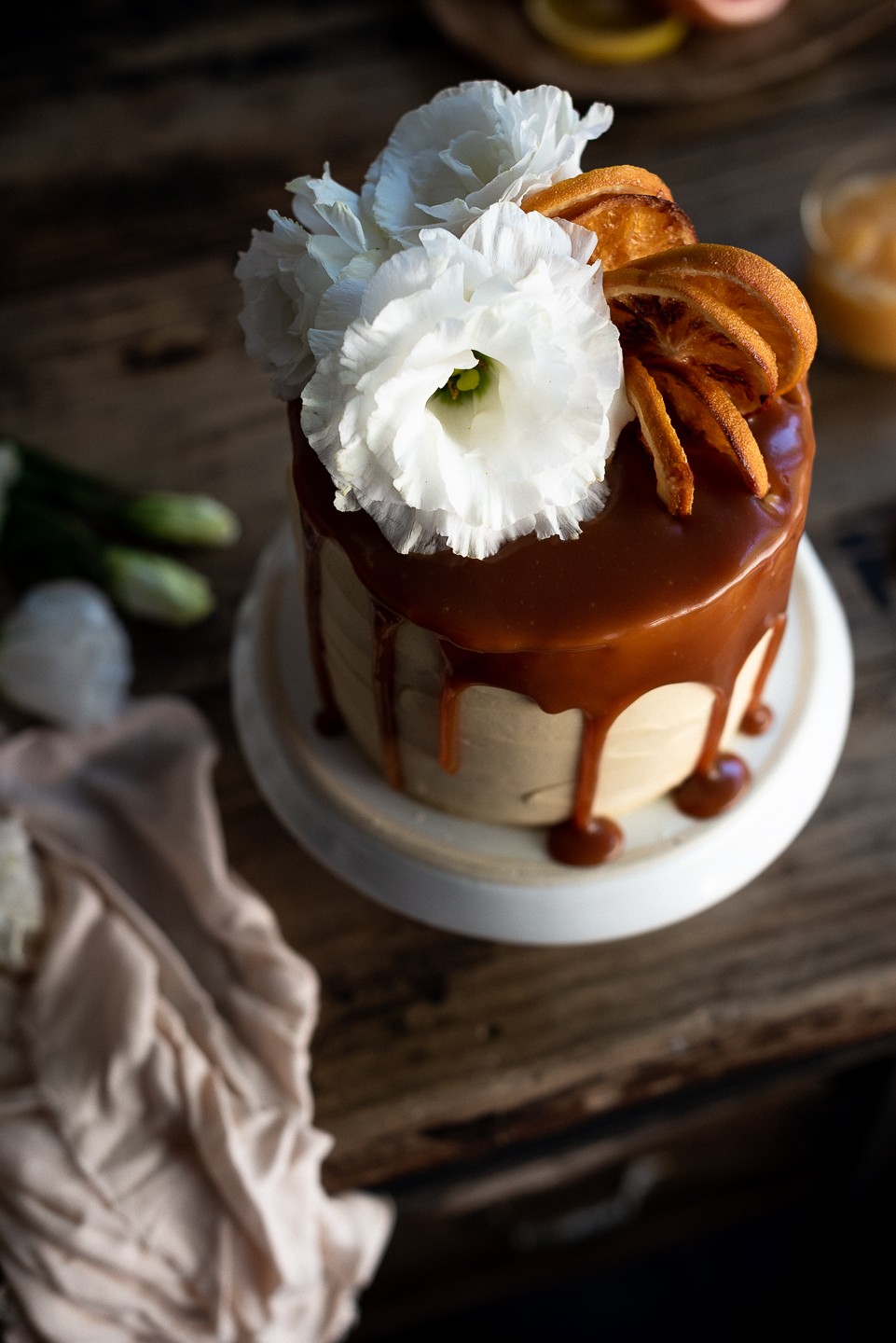 Vanilla and orange cake with grapefruit curd