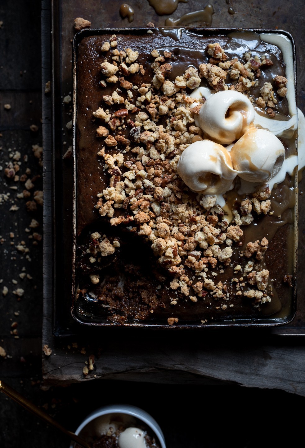 Cookie crumble sticky toffee pudding