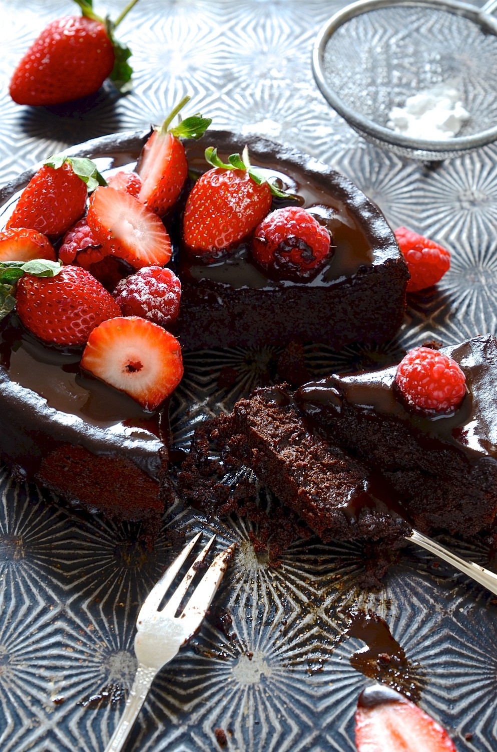 Flour-less chocolate cake