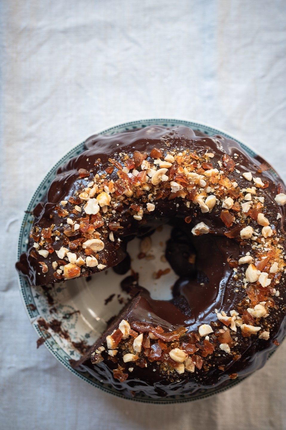 Red wine and olive oil chocolate cake