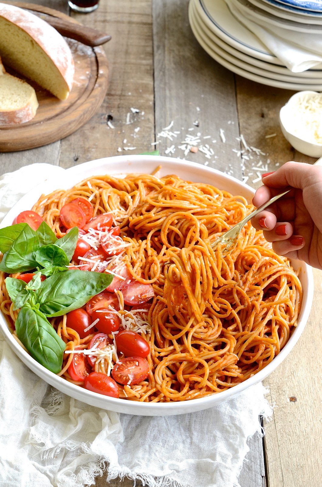 Spaghetti with roasted tomato sauce