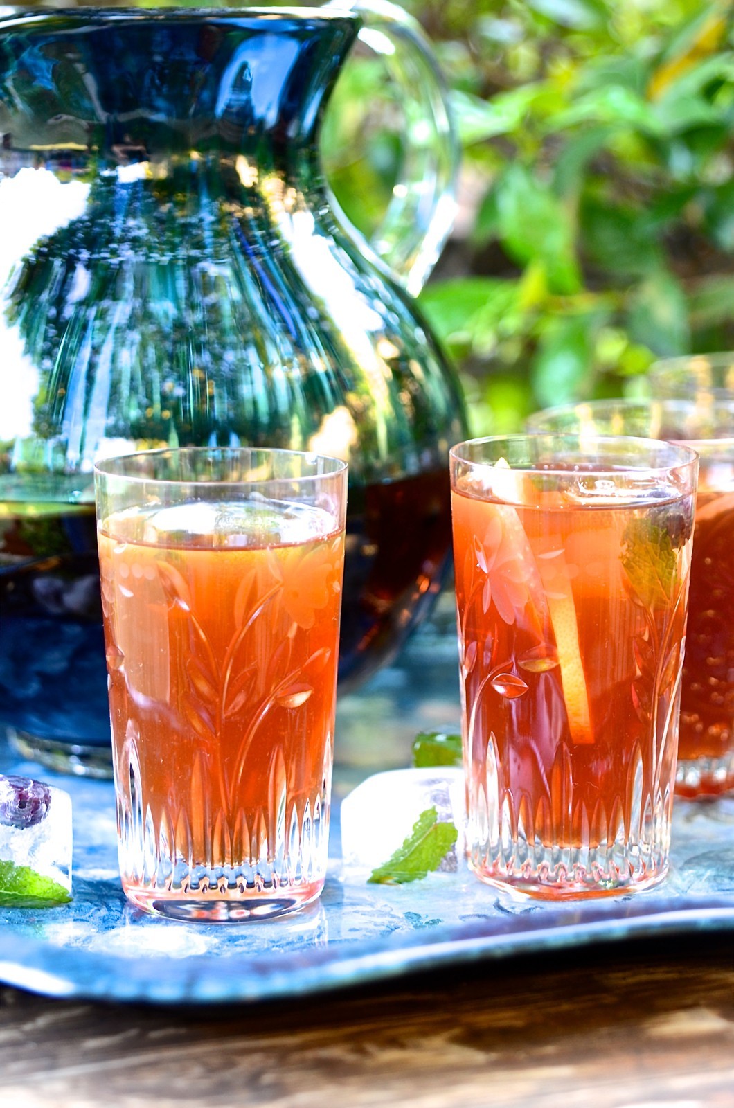 Cranberry and cinnamon rooibos iced tea