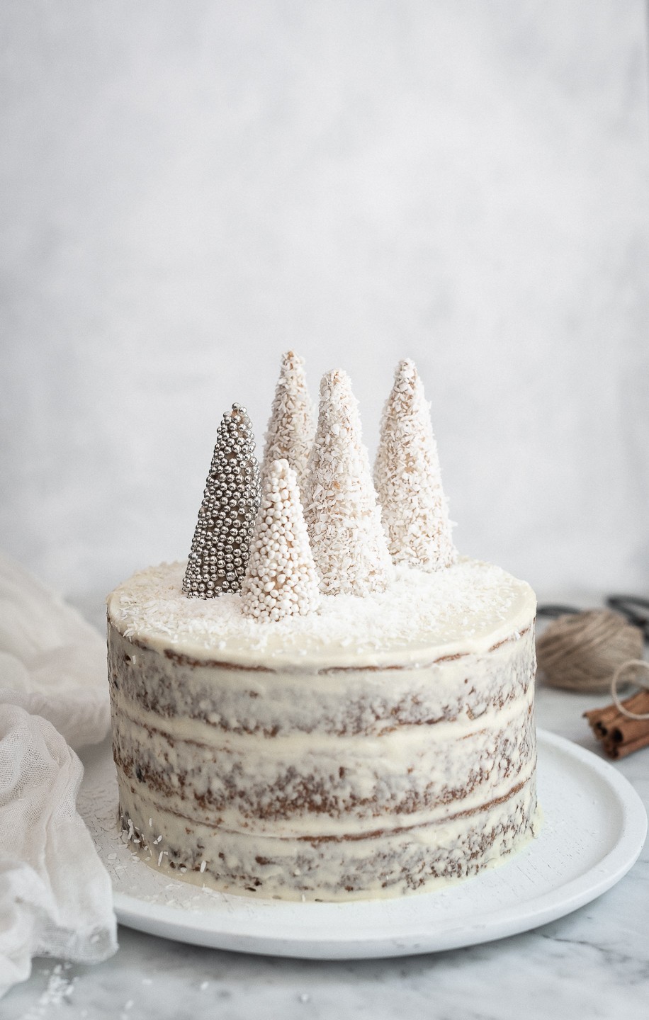 Sticky toffee pudding Christmas cake