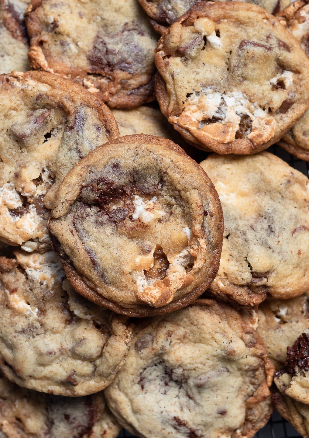 Chocolate chip nougat cookies