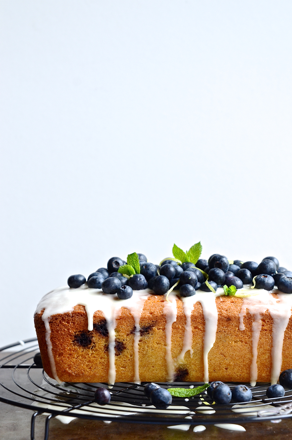 Blueberry semolina tea loaf