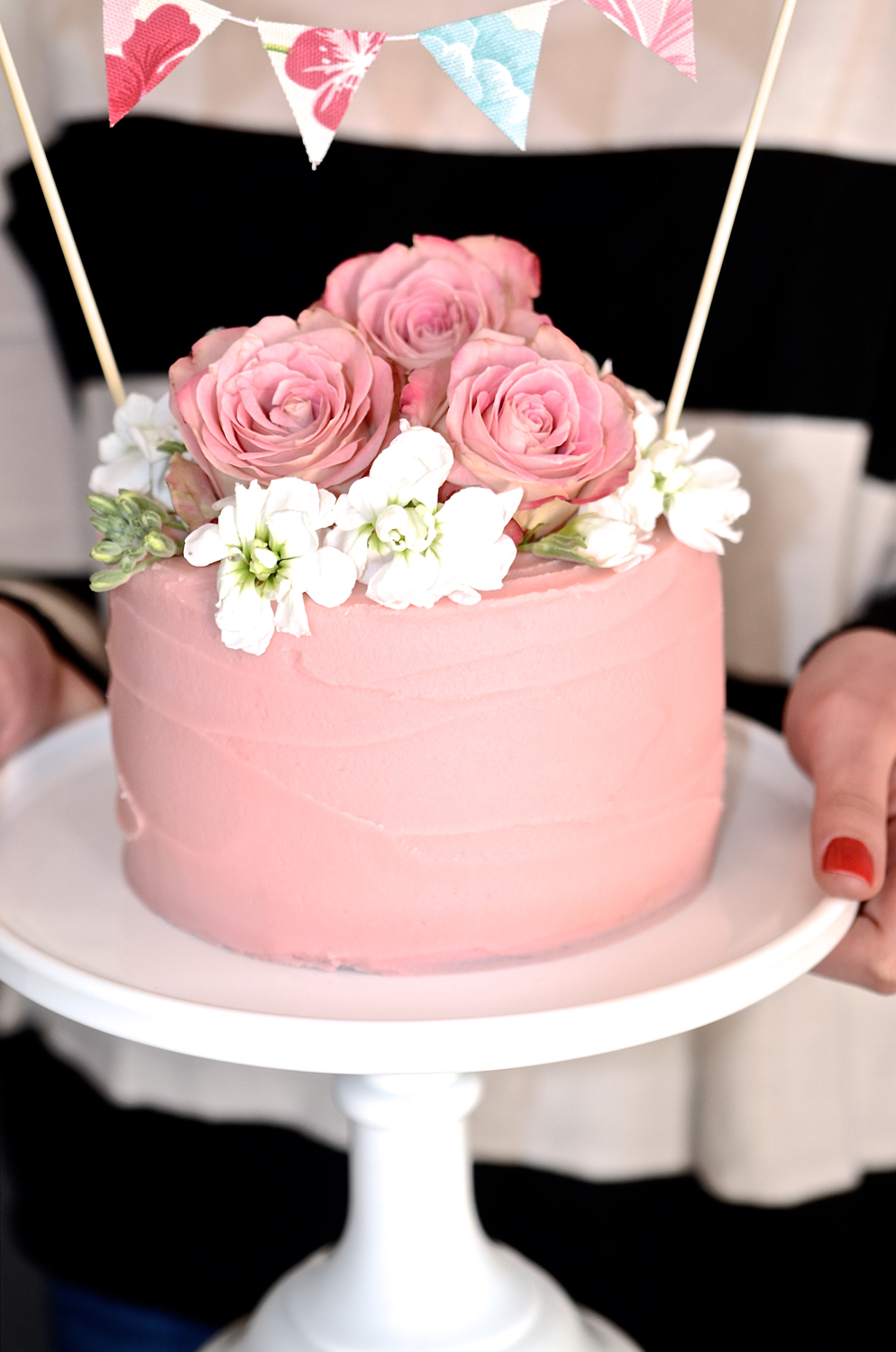Ribbon Cake with Butter cream Flowers 500g – SUN ONLINE