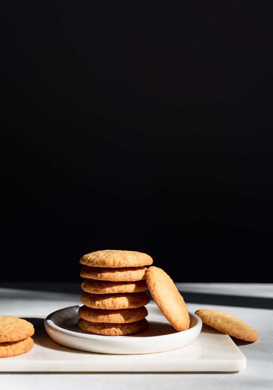 Crisp coconut cookies