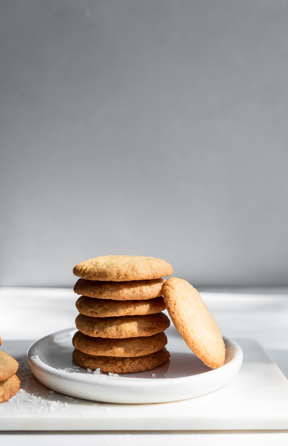Crisp coconut cookies