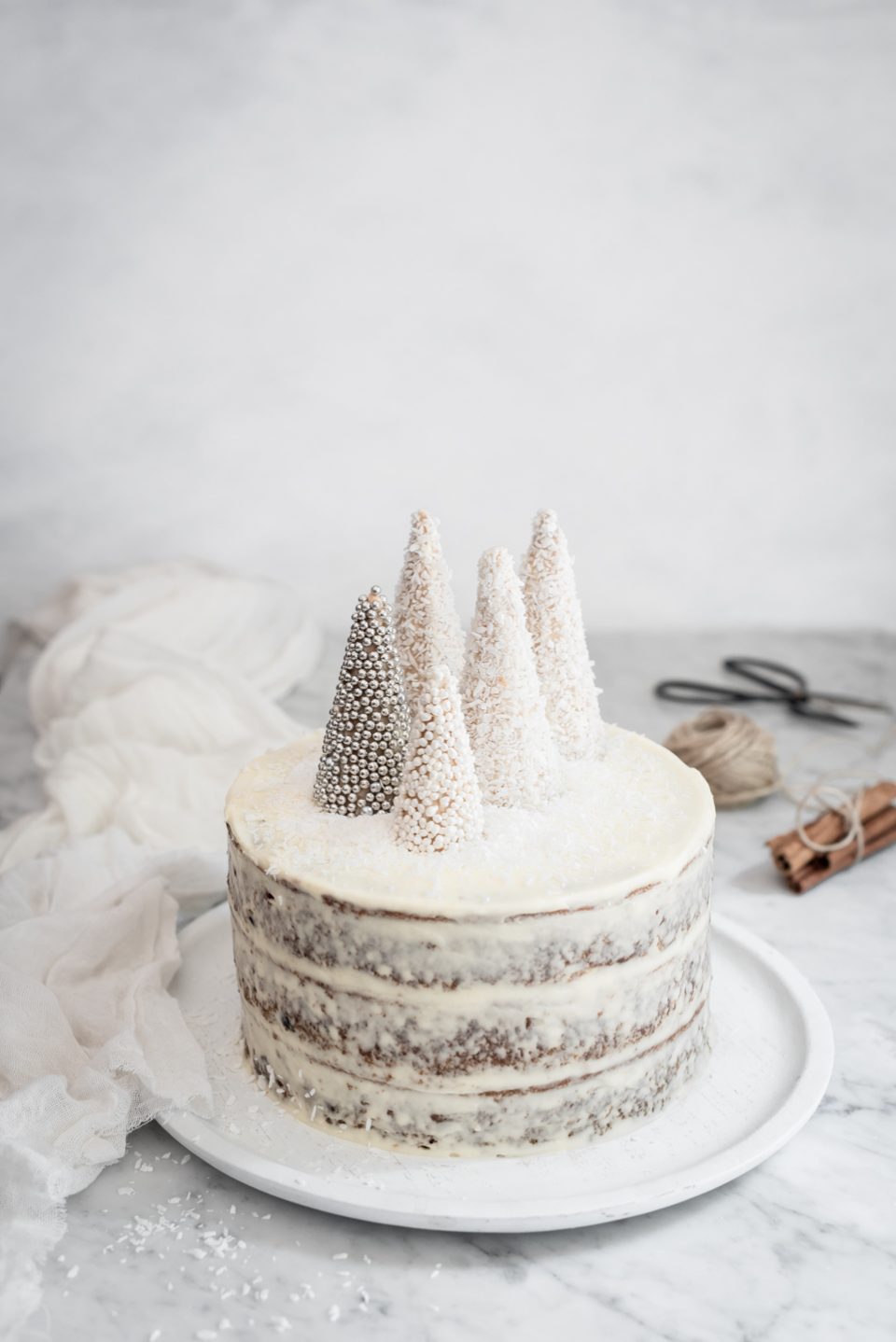 Sticky toffee pudding Christmas cake