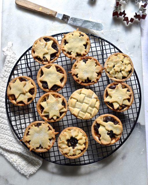 Cookie cutter mince pies
